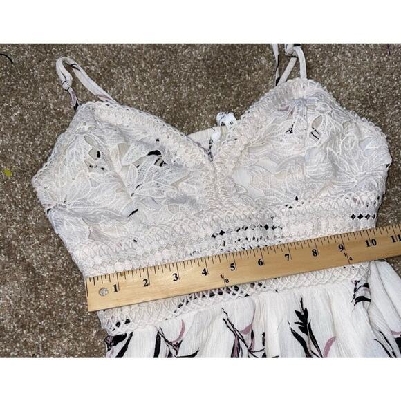 Love Tree dress mini white lace floral print fit flare spaghetti straps V-neck M - Picture 3 of 10